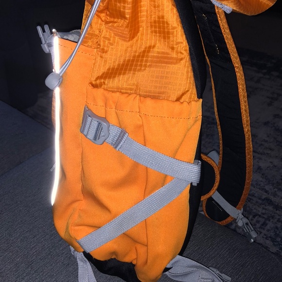 Great Travel/Hiking Bag for the Casual Photographer - Picture 7 of 13